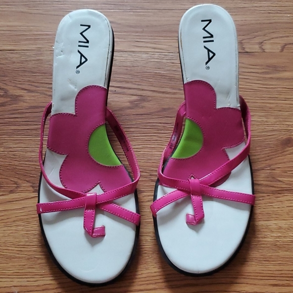 Mia Flower Heels - Picture 4 of 8